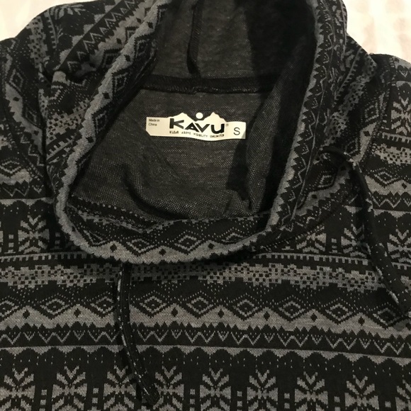 KAVU Long Sleeved Patterned Sweater/Pull Over - Picture 3 of 7